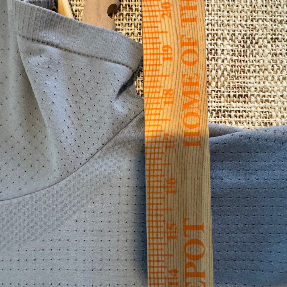 Athleta Short Sleeve Top - Picture 4 of 4